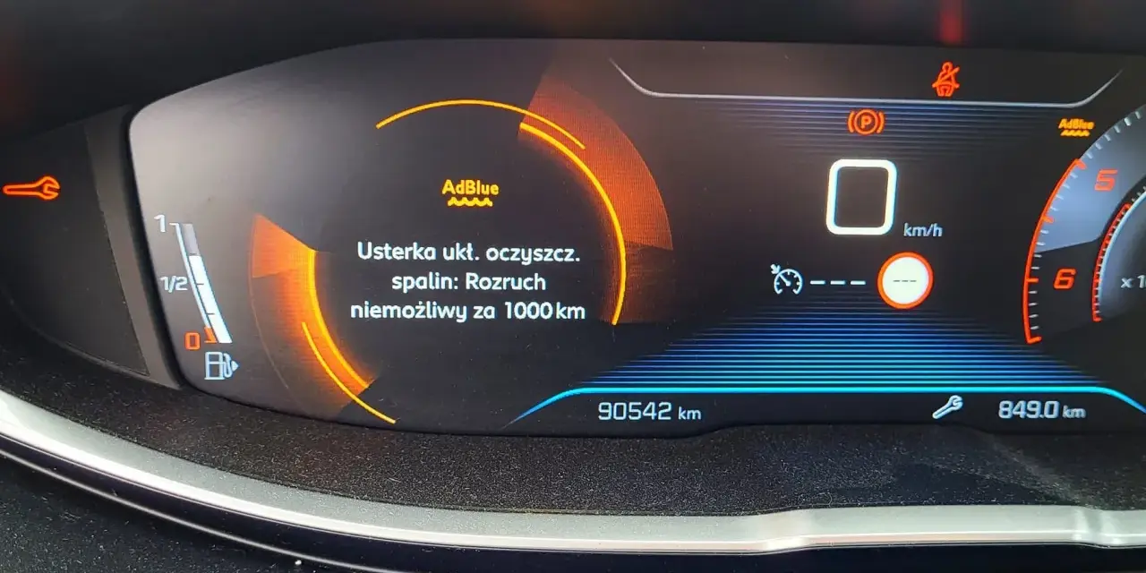 Awaria układu oczyszczania spalin. Rozruch niemożliwy za 1000 km. Wskaźnik AdBlue świeci.