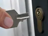 Złamany klucz w zamku? Oto jak wyciągnąć złamany klucz z zamka, gdy jego część tkwi w środku.
